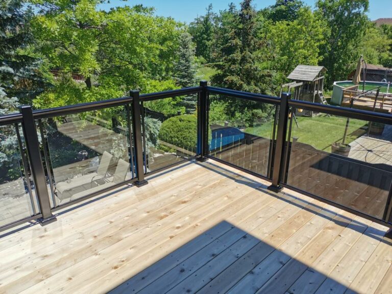 Deck glass railing niagara